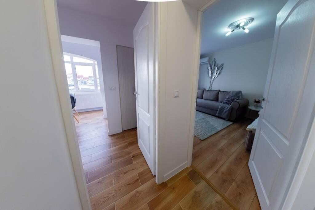 Studio With A View In City Center ترجوفيشت المظهر الخارجي الصورة